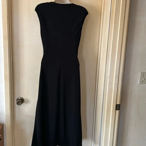 Jones New York black sheath tea length dress with beaded collar and hem size 6 - Picture 5 of 8